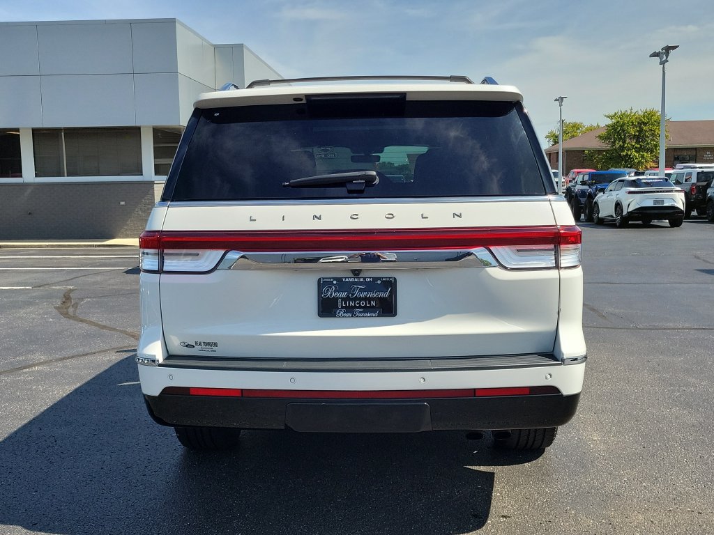 Used 2022 Lincoln Navigator L Reserve AWD/4WD image 5