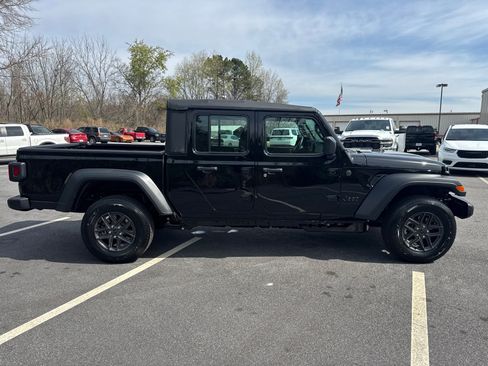 New 2026 Jeep Gladiator Sport AWD/4WD image 5