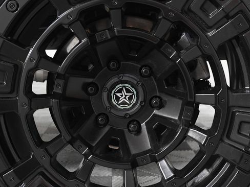 Used 2023 Ford F150 Lariat w/ Equipment Group 502A High image 36