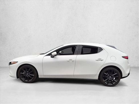 Used 2020 MAZDA MAZDA3 Hatchback w/ Premium Package FWD image 2