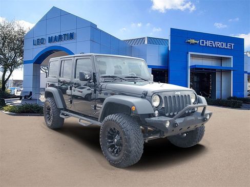 Used 2018 Jeep Wrangler Unlimited Sport S image 2