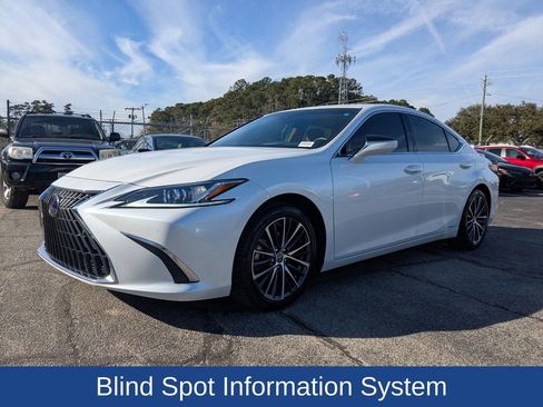 Used 2022 Lexus ES 300h w/ Premium Package image 8