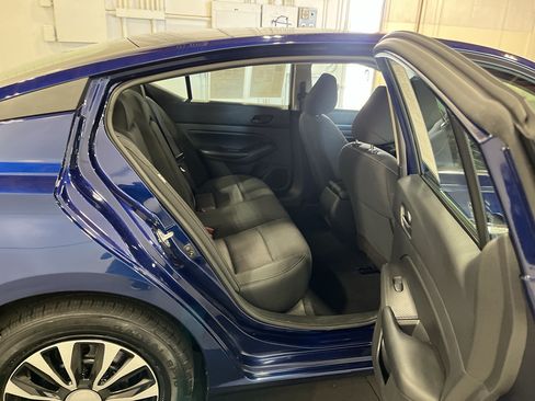 Used 2023 Nissan Altima 2.5 S FWD image 18