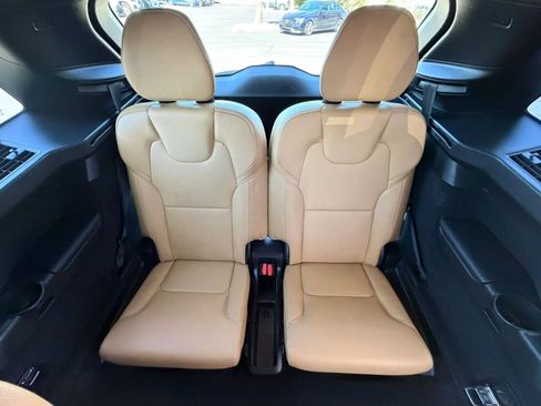 Used 2016 Volvo XC90 T6 Momentum w/ Momentum Plus Package AWD/4WD image 50