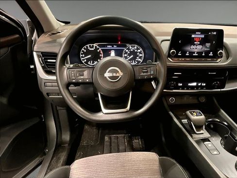 Used 2022 Nissan Rogue SV AWD/4WD image 17