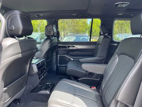 Used 2026 Jeep Grand Wagoneer 2WD w/ Premium Group I image 9