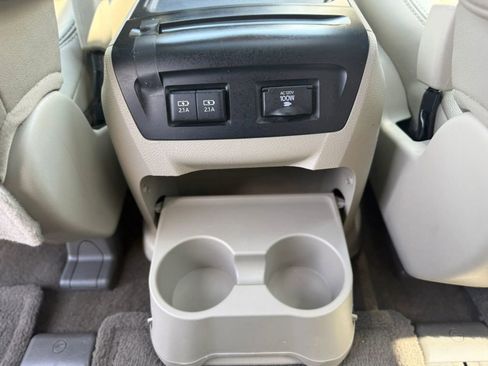 Used 2018 Toyota Sienna XLE w/ XLE Navigation Package AWD/4WD image 34