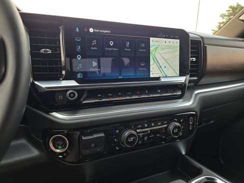 Used 2025 Chevrolet Silverado 1500 High Country w/ Technology Package AWD/4WD image 18