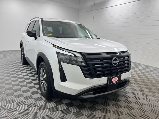 Used 2026 Nissan Pathfinder SL AWD/4WD image 1