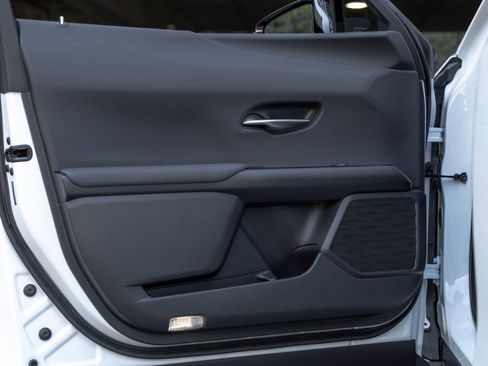Used 2024 Lexus UX 250h F Sport FWD image 21