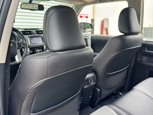 Used 2016 Toyota 4Runner SR5 Premium RWD image 32