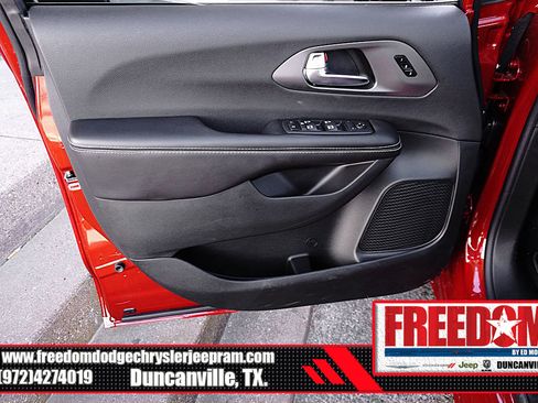 New 2026 Chrysler Pacifica Select image 38