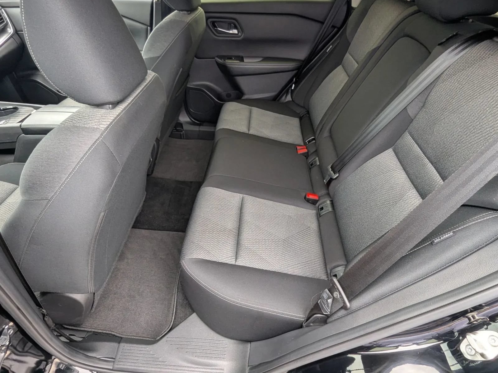 Certified 2024 Nissan Rogue SV FWD image 17