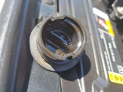 Used 2024 Jeep Gladiator Mojave AWD/4WD image 34