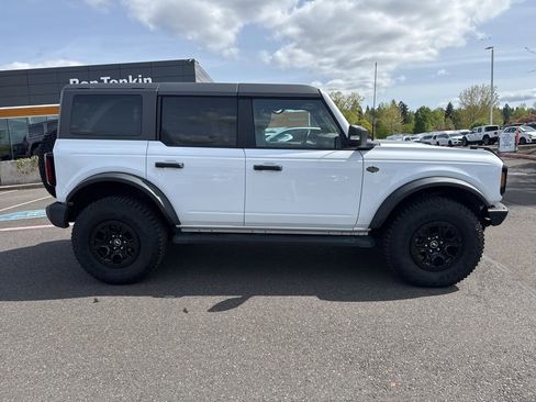 Used 2024 Ford Bronco Wildtrak image 8