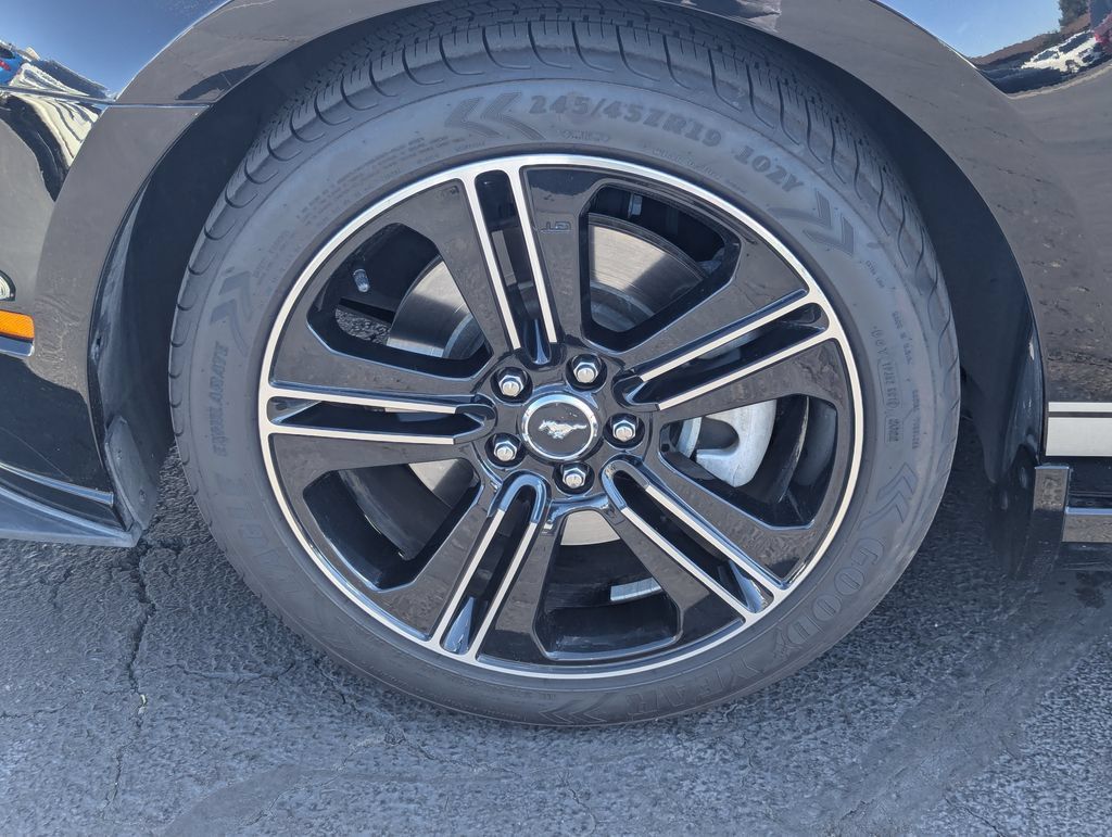 Used 2014 Ford Mustang GT Premium w/ Equipment Group 402A RWD image 12