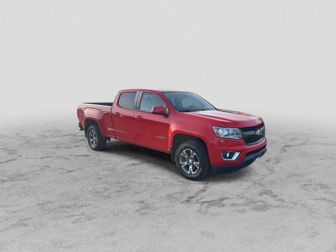 Used 2018 Chevrolet Colorado Z71 image 2