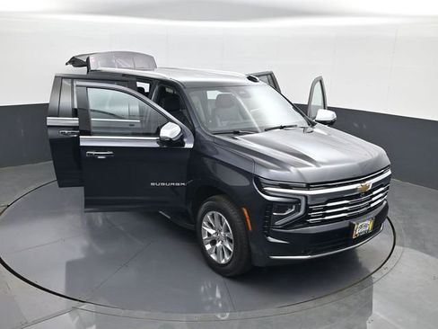 Used 2025 Chevrolet Suburban Premier AWD/4WD image 30