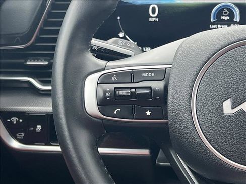 Used 2025 Kia Sportage SX image 16