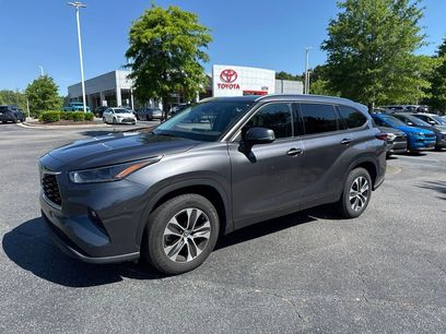 Used 2021 Toyota Highlander XLE