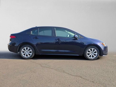 Used 2024 Toyota Corolla LE FWD image 2