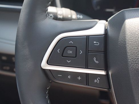 Used 2026 Toyota Highlander Limited AWD/4WD image 10