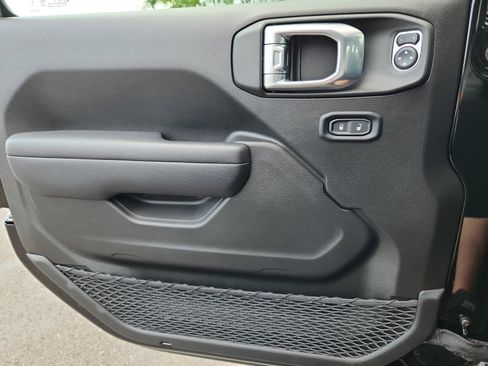 New 2024 Jeep Wrangler Unlimited Rubicon w/ Convenience Group image 13