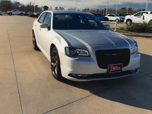 Used 2023 Chrysler 300 S image 3