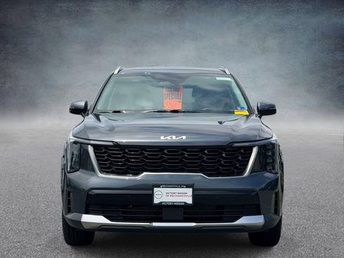 Used 2024 Kia Sorento S AWD/4WD image 6