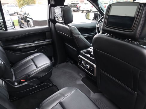 Used 2021 Ford Expedition XLT image 34