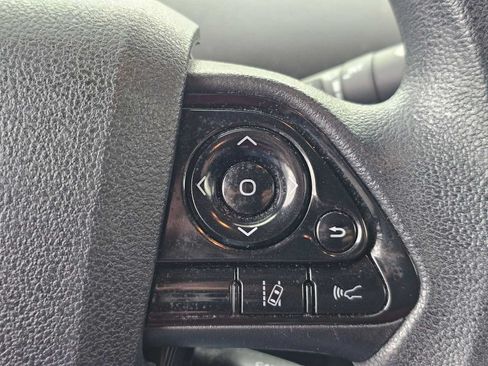 Used 2020 Toyota Prius L Eco FWD image 28