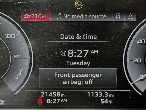 Used 2024 Audi Q5 e Premium Plus w/ Premium Plus Package image 12