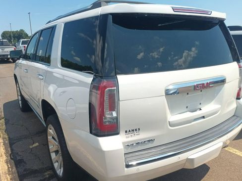 Used 2019 GMC Yukon Denali w/ Denali Ultimate Package AWD/4WD image 7