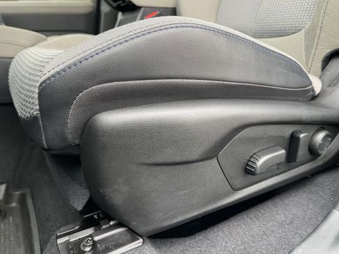 Used 2025 Subaru Forester Premium AWD/4WD image 19