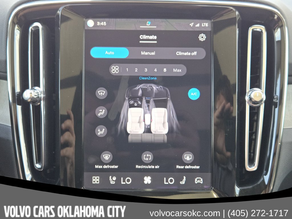 Certified 2025 Volvo XC40 B5 Core AWD/4WD image 20