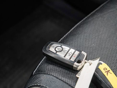 Used 2018 Ford F150 Raptor w/ Equipment Group 802A Luxury image 24