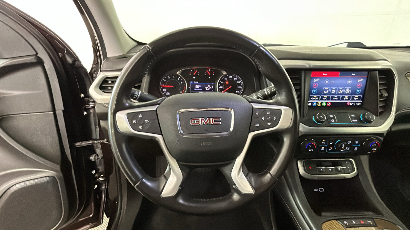 Used 2020 GMC Acadia SLE w/ Driver Convenience Package FWD image 18