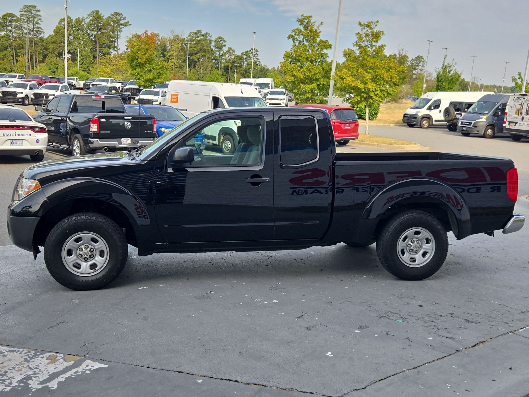 Used 2015 Nissan Frontier S w/ S Preferred Package RWD image 4
