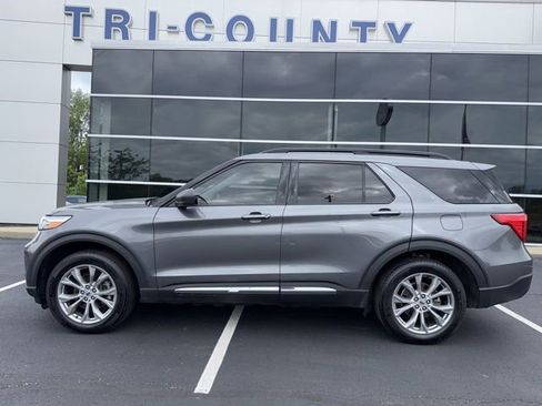 Used 2021 Ford Explorer XLT w/ Equipment Group 202A AWD/4WD image 4