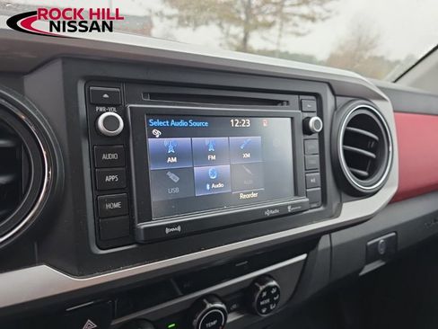 Used 2016 Toyota Tacoma SR5 image 36