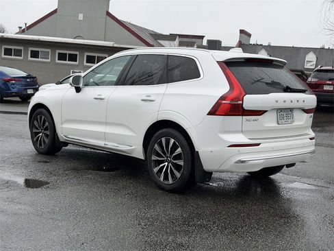 Used 2023 Volvo XC60 B5 Plus image 22
