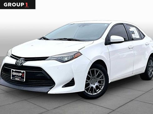 Used 2018 Toyota Corolla LE FWD image 1