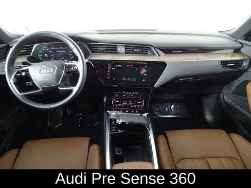Used 2019 Audi e-tron Prestige w/ Prestige Package image 34
