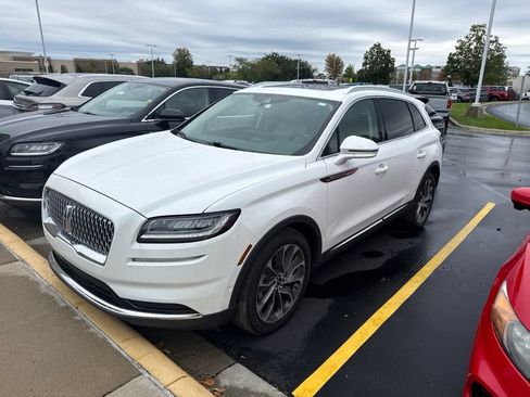 Used 2023 Lincoln Nautilus Reserve w/ Equipment Group 201A AWD/4WD image 3