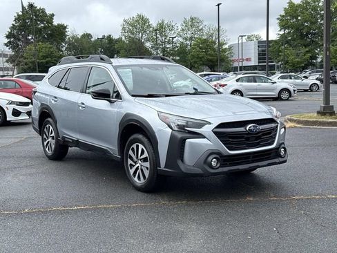 Used 2024 Subaru Outback Premium AWD/4WD image 1