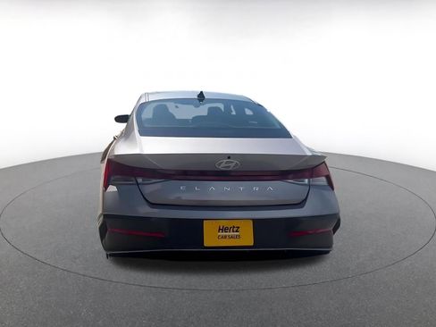 Used 2025 Hyundai Elantra SEL FWD image 18