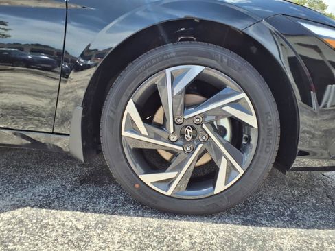 New 2025 Hyundai Elantra Sport image 32