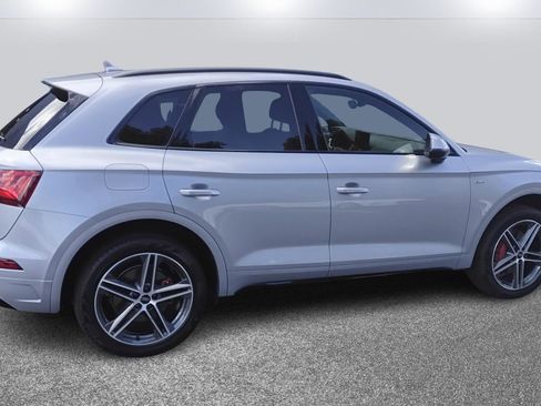 Certified 2024 Audi Q5 e Premium Plus image 4