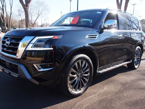 Used 2023 Nissan Armada Platinum w/ Captain's Chairs Package image 3
