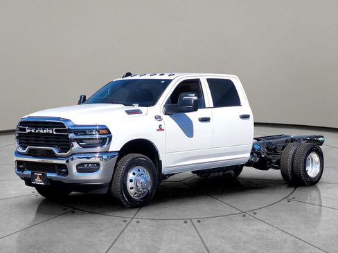New 2025 RAM 3500 Tradesman w/ Chrome Appearance Group image 8